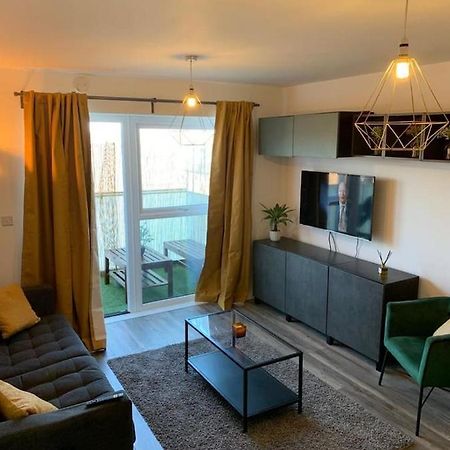 Lovely 1-Bed Serviced Apartment With Free Parking 西瑟罗克 外观 照片