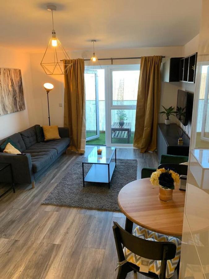 Lovely 1-Bed Serviced Apartment With Free Parking 西瑟罗克 外观 照片