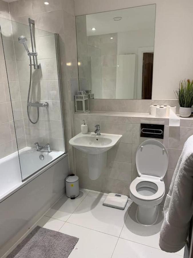 Lovely 1-Bed Serviced Apartment With Free Parking 西瑟罗克 外观 照片