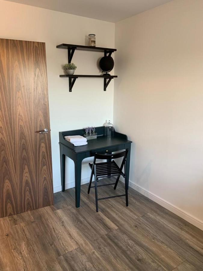 Lovely 1-Bed Serviced Apartment With Free Parking 西瑟罗克 外观 照片